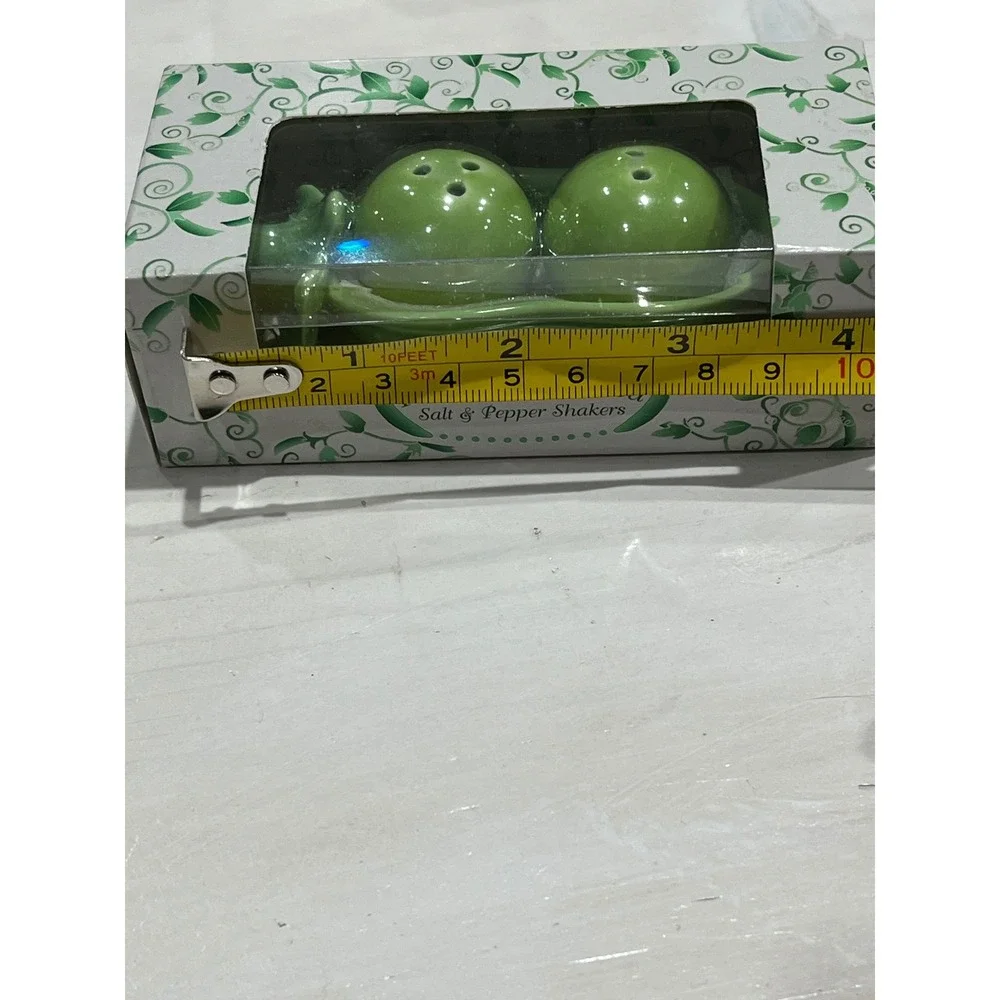 Kate Aspen Set Measuring Spoons, Salt Pepper shakers, Luggage makeup pen holder‎